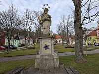 Obrázky ze Šumavy a svatý Jan Nepomucký v městě Horní Planá