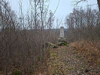 Želnavský vrch a pomník