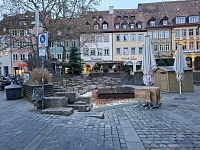 Obrázky z města Bamberg a kašna s fontánou na Obstmarkt