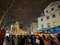 Ve městě žije přibližně 81 tisíc obyvatel, ale o adventu je potřeba přičíst tisíce turistů.