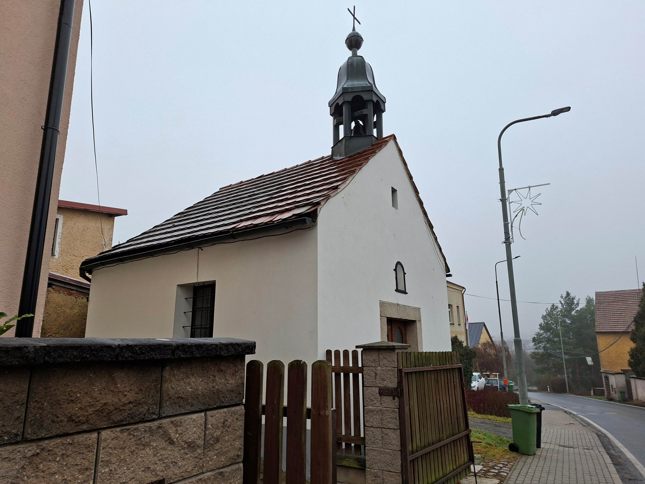 Jenišov u Karlových Varů a Kaple sv. Anny