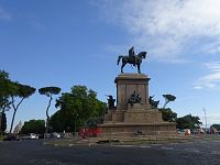 Všechny cesty vedou do Říma a jezdecký pomník Giuseppe Garibaldiho