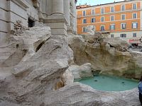 Všechny cesty vedou do Říma a zvyk za všechny prachy (Fontána di Trevi)