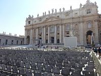 Všechny cesty vedou do Říma a jedna slavná bazilika (Bazilika svatého Petra)