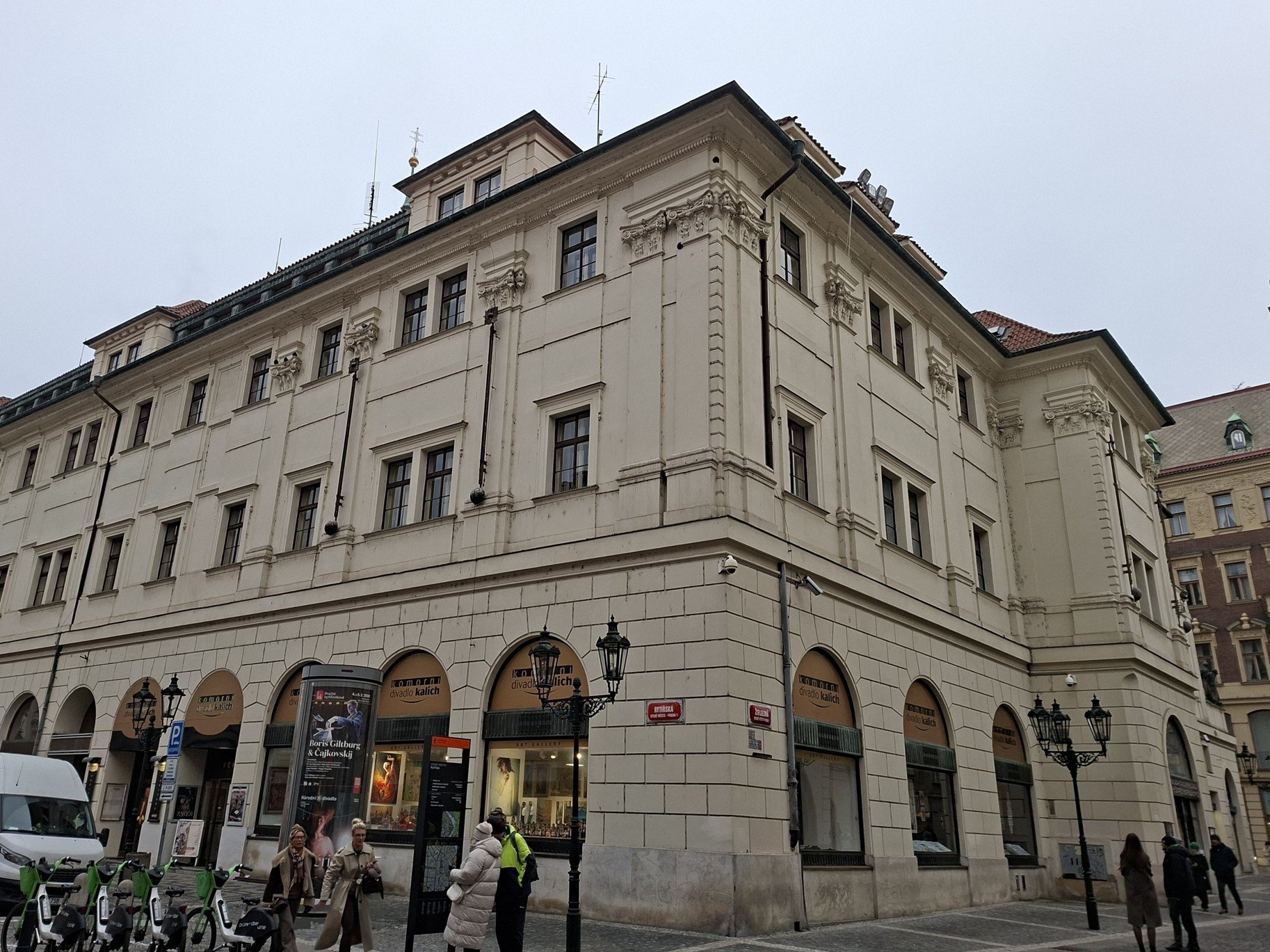 Komorní divadlo Kalich v centru Prahy a TIK TIK