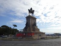 Vrcholek Janicul okolo jezdeckého památníku Garibaldiho