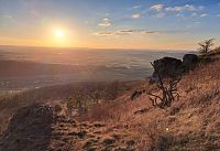 Náhorní plošina kopce Staffelberg - pohledy do okolí a na západ slunce