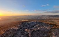 Náhorní plošina kopce Staffelberg - pohledy do okolí a na západ slunce
