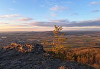 Náhorní plošina kopce Staffelberg - pohledy do okolí a na západ slunce