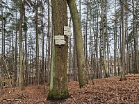 Turistické rozcestí POD TŘEMI KŘÍŽI v Karlových Varech