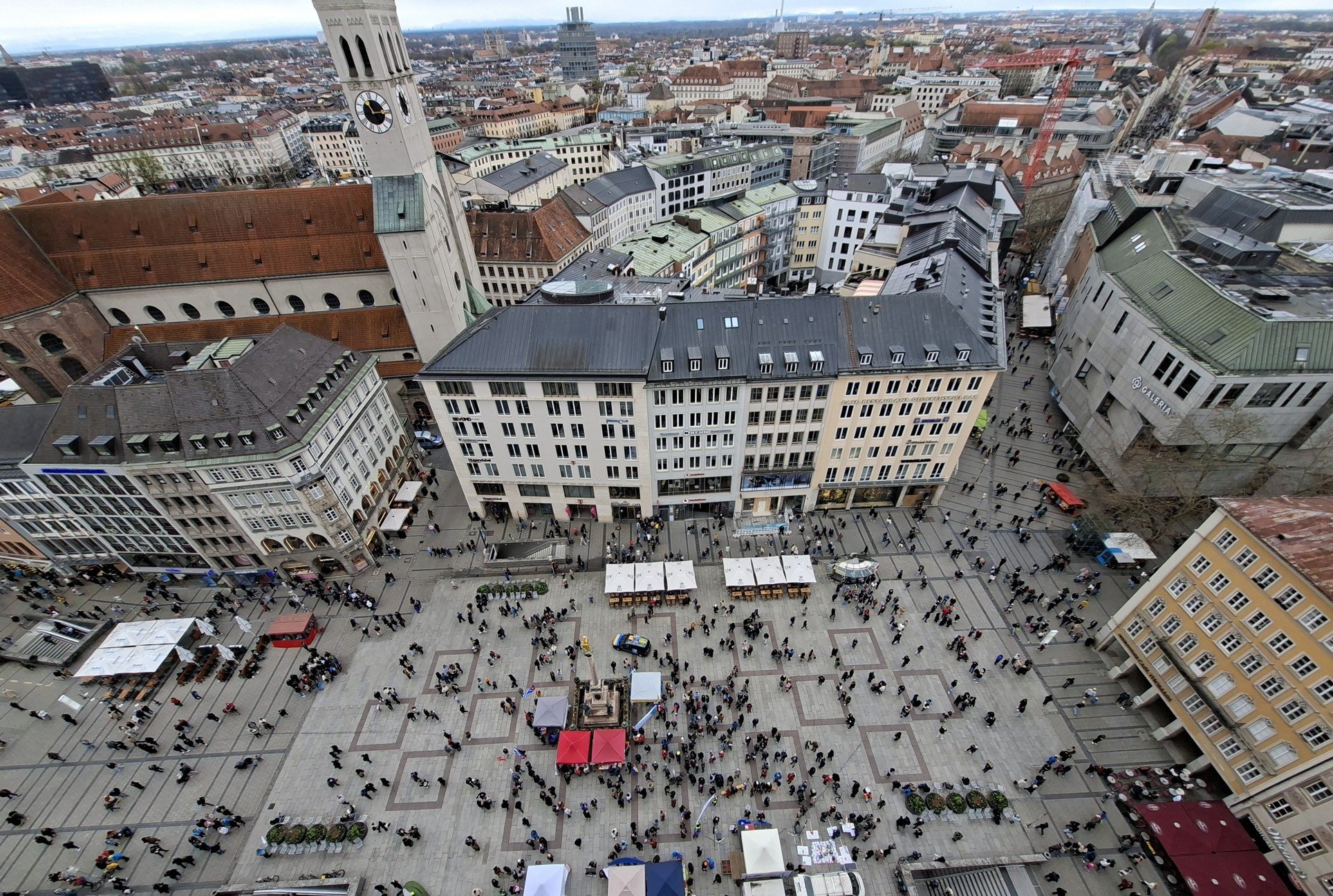 Obrázky z neněmeckého Mnichova a Marienplatz