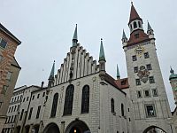 Obrázky z neněmeckého Mnichova a Altes Rathaus