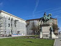 Obrázky z neněmeckého Mnichova a jezdecká socha na Odeonsplatz