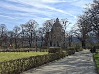 Obrázky z neněmeckého Mnichova a Bavorské státní kancléřství u parku Hofgarten