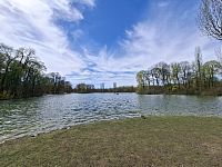 Obrázky z neněmeckého Mnichova a Pomník von Werneck v Englischer Garten