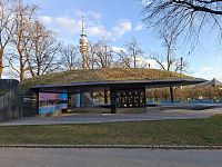 Obrázky z neněmeckého Mnichova a Olympiazentrum a pomník obětem masakru