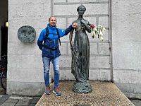 Kdo se dotkne ňadra Julie Kapuletové bude mít štěstí v lásce.