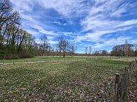 Nabízí ideální podmínky pro procházky, pikniky, sport i relaxaci. A také nádherné výhledy na vlastní park i panorama města.