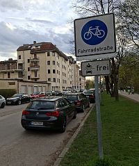 Památky, auta, sport i některé zajímavosti jsem popsal, tak nyní konečně ten zrzavý mok, kterým je Mnichov bezpochyby nejvíce známý.