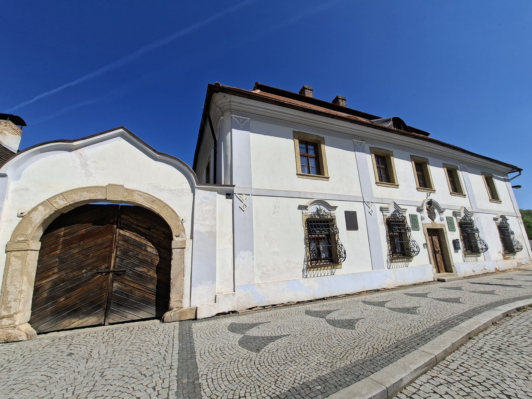 Toulky po Plzeňsku a Budova děkanství v obci Spálené Poříčí