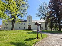 Toulky po Plzeňsku a geologická expozice u zámku v obci Spálené Poříčí