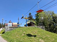 Někteří uvažují o lanovce, aby stihli hokejový zápas Česko – Slovensko na mistrovství světa.