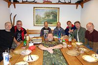 Osmé setkání a osm člověků. Petr se přijel „jenom“ podívat o sobotním večeru, ale i to je úžasné.