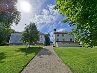 Obrázky nejenom z Laponska – pomník Henrik Wergeland u Eidsvollsbygningen