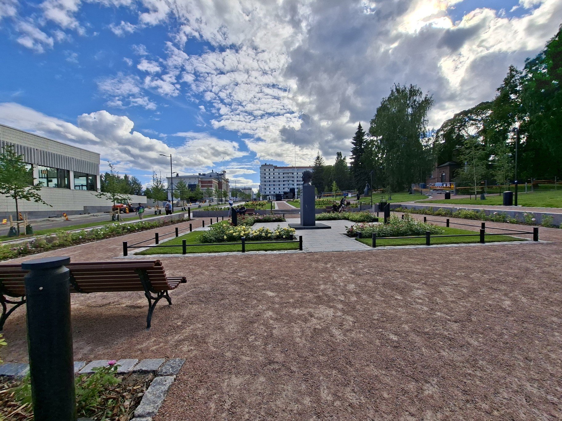 Obrázky nejenom z Laponska – socha v parku Kirkkopuisto v Jyväskylä ve Finsku