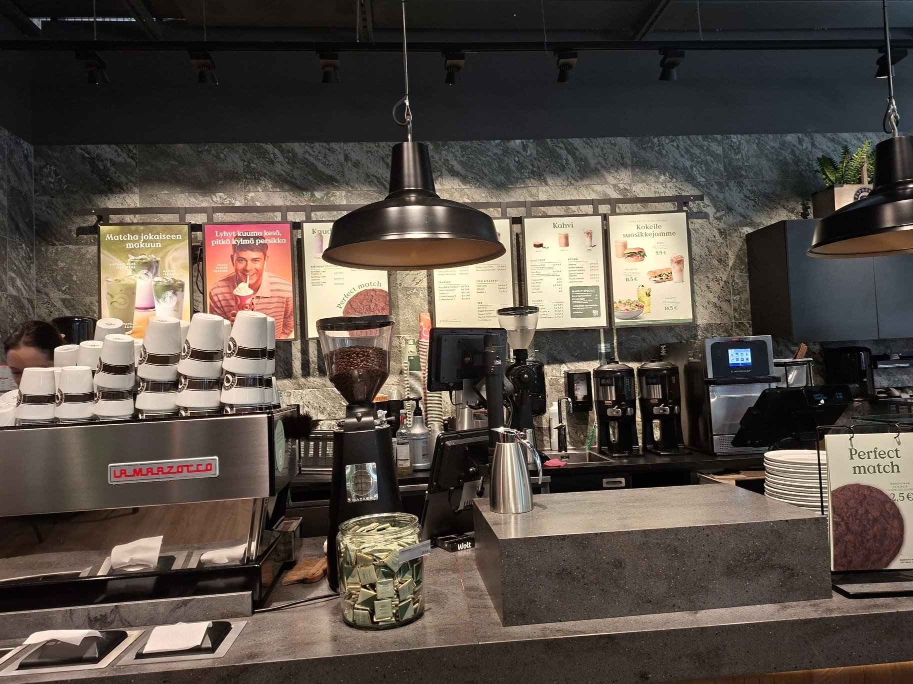 Obrázky nejenom z Laponska – kavárna Espresso house u Lahti ve Finsku