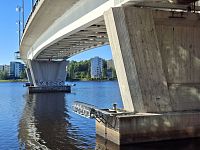 Nahý muž pod mostem v Jyväskylä