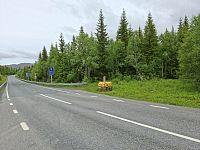 Opouštíme Kongeriket Norge aneb Norské království a vjíždíme do Evropské unie. Norsko sice na rozdíl od Švédska není členem Evropské unie, ale díky Skandinávské unii lze cestovat přes hranice bez obtíží.