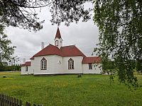 Bílý a roztomilý kostelík Karasjok Gamble Kirke z roku 1807 je nejstarší kostel v regionu Finnmark a především jediná historická památka v obci Karasjok. Za druhé světové války měl svatostánek štěstí nebo se nad ním Němci slitovali.
