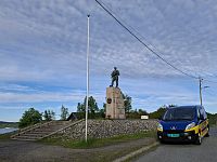Poblíž ulice Roald Amundsens gate si prohlížíme ruský monumentální památník.  Norové ho nechali postavit na znamení vděčnosti sovětským osvoboditelům.