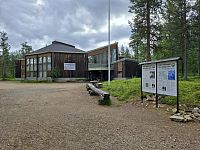 Národní park Tankavara – Urha Kekkonena nese jméno osmého prezidenta Finské republiky. Jedná se o místo s půvabnou a klidnou krajinou lučin, bažin a jezer i bohatou historií spojenou se zlatou horečkou ve 30. letech 20. století.