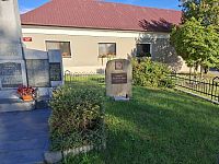 Třebenice a pomník obětem holokaustu