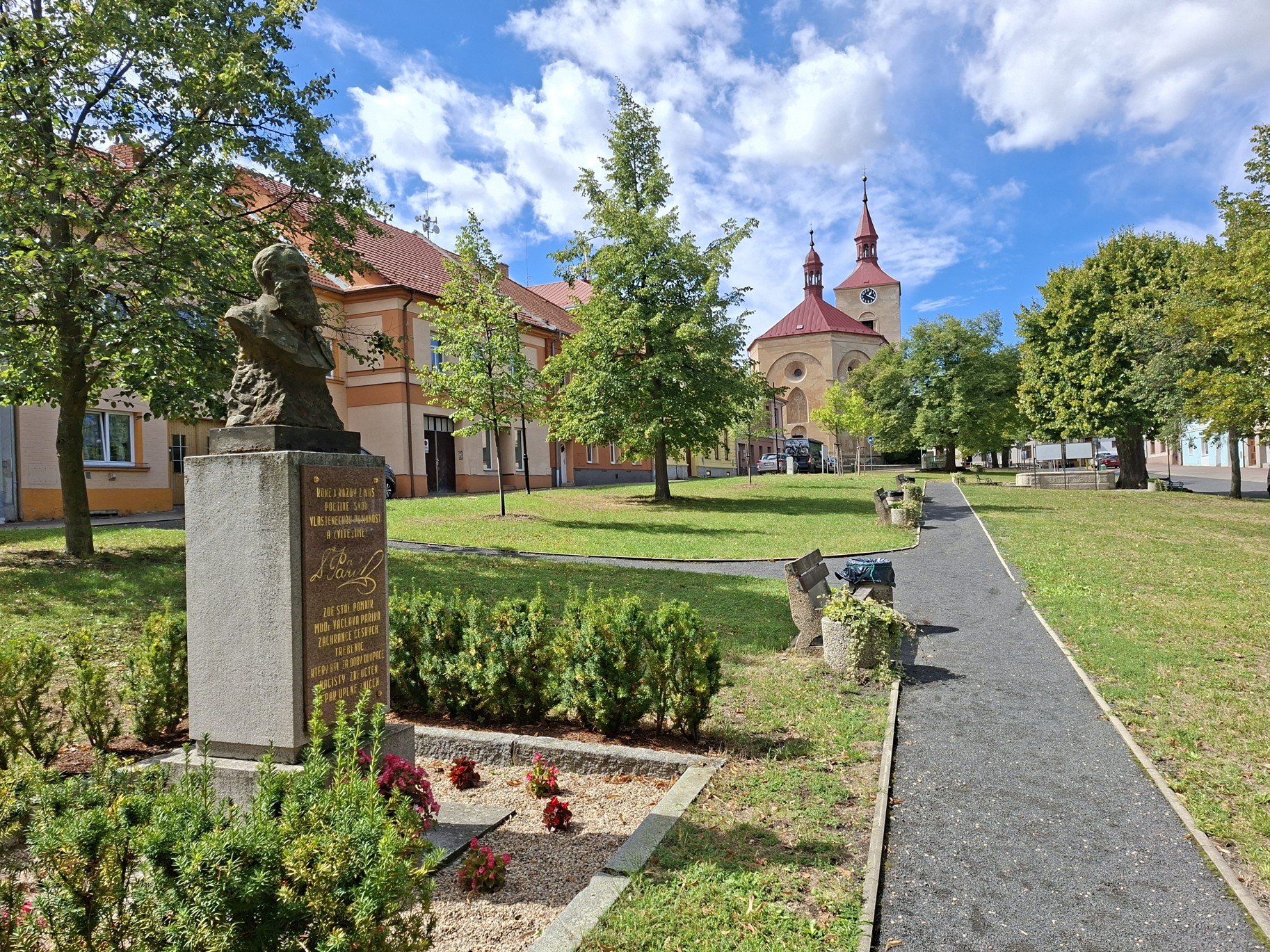 Třebenice a kostel narození Panny Marie