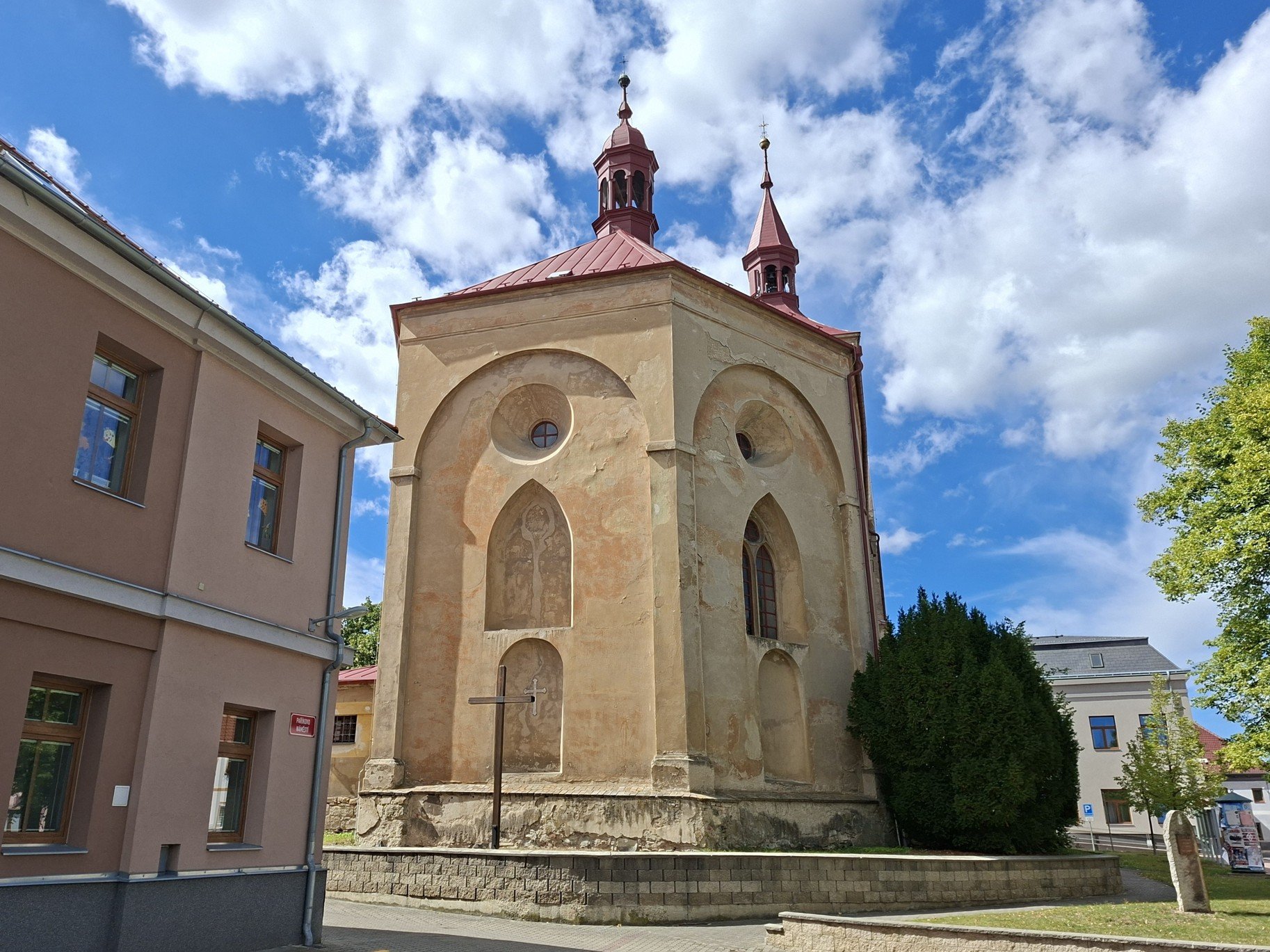Třebenice a pomník československým legionářům