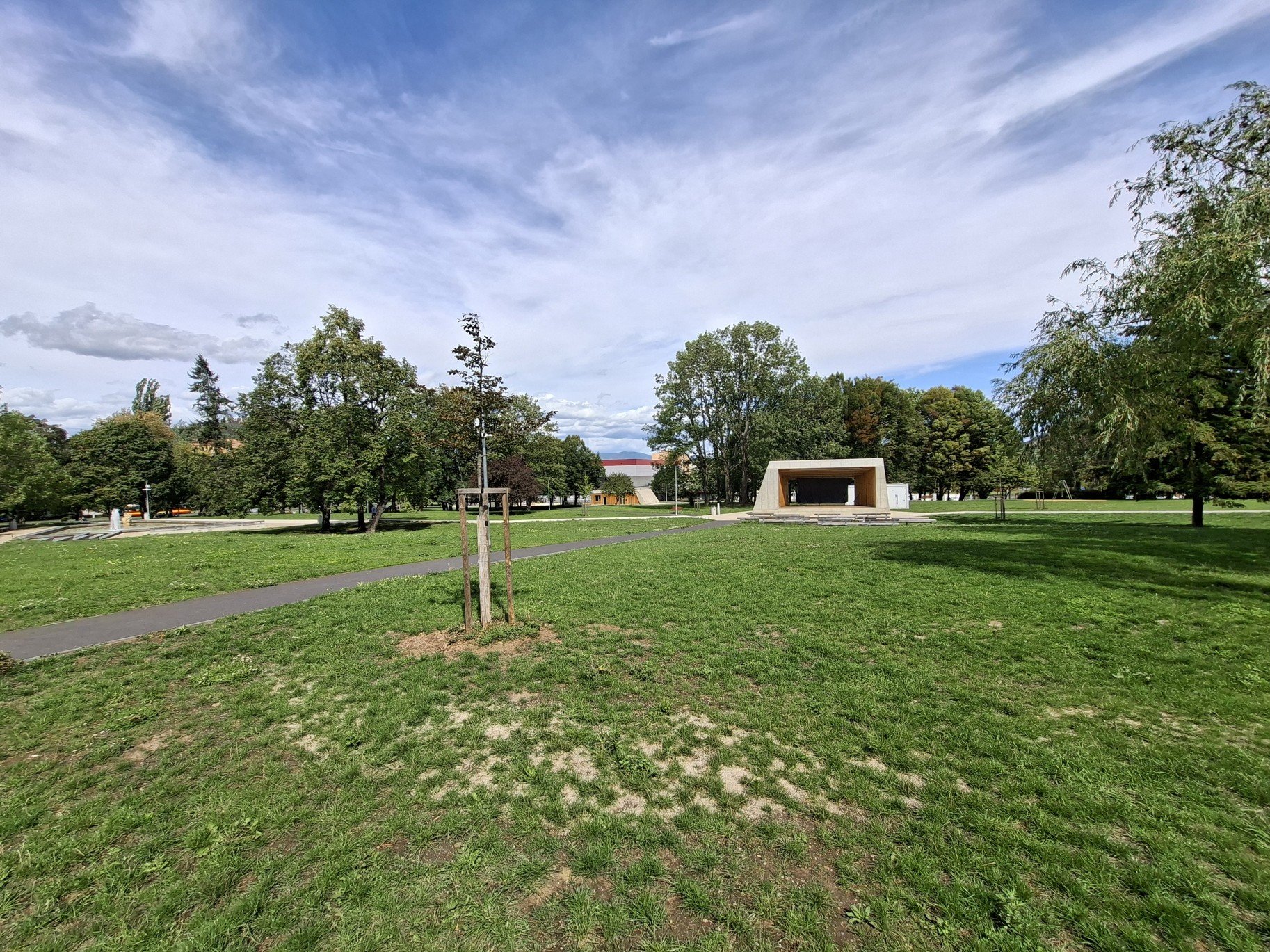 Most a park Střed
