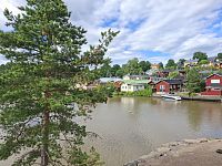 Podél řeky Porvoonjoki.