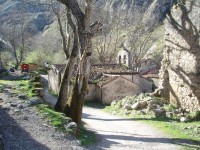 Vesnice Bulnes ve španělském pohoří Picos de Europa