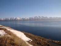 Arménie - jezero a město Sevan