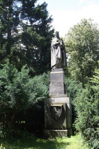 Karlovy Vary – pomník Karla IV., sloup se sochou Karla IV. a plastika se sochou Karla IV.
