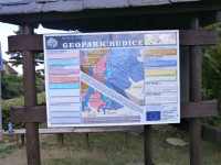 Zajímavý i poučný geopark v obci Rudice (Moravský kras)