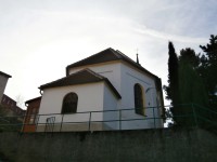 Pivovar a kostel v obci Kout na Šumavě