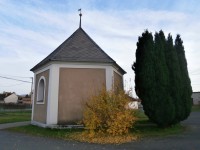 Kaple Vojtěška a zázračný pramen v obci Milavče na Domažlicku