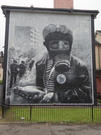 Derry, Bogside murals -- The petrol bomber