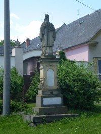 Police - socha sv.Jana Nepomuckého