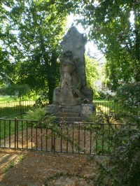 památník ve Zvoli