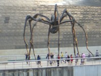 Pavouk před muzeem